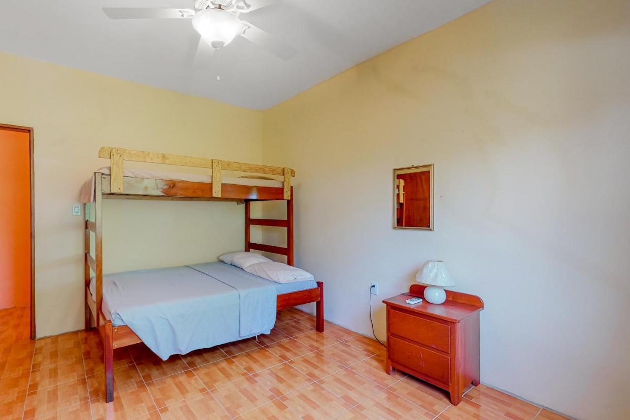 De Real Macaw Apartment Caye Caulker Exterior photo